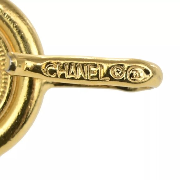 AUTHENTICITY GUARANTEED CHANEL CC Logo Medallion Charm Chain Belt Gold - Picture 3 of 7